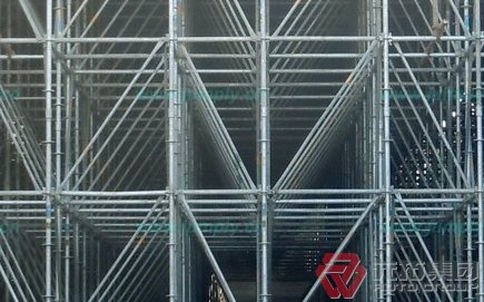 盤扣式腳手架配件、立桿的使用