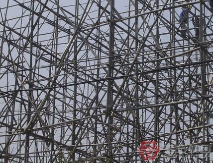 腳手架出口前景非?？捎^