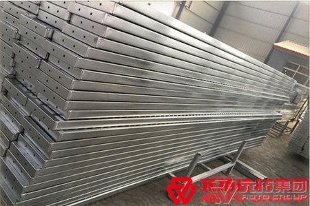 鋼跳板如何在腳手架上使用？